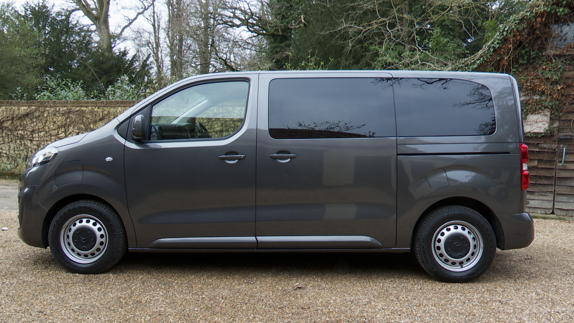 100kW Business Edition XL [9 Seat] 50kWh 5dr Auto