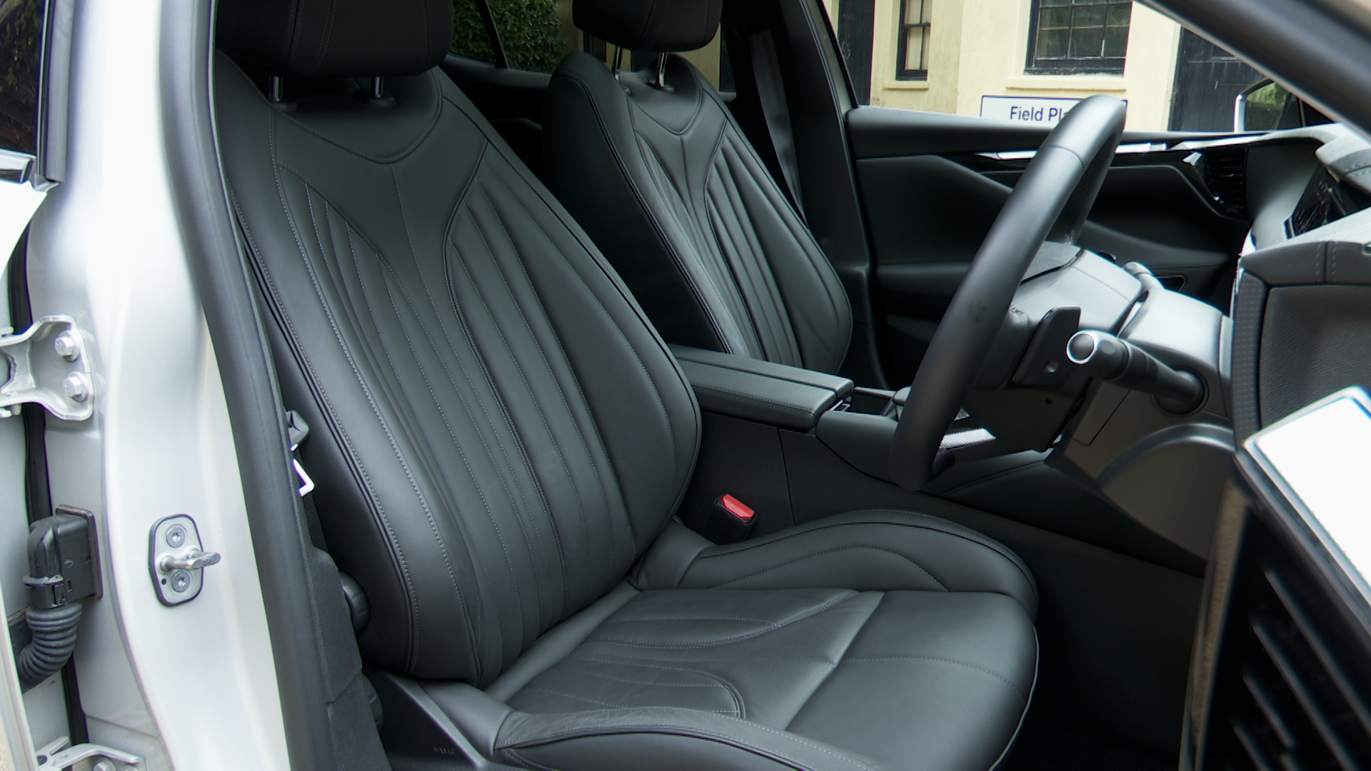 1.6 E-TENSE Performance Line + 5dr EAT8