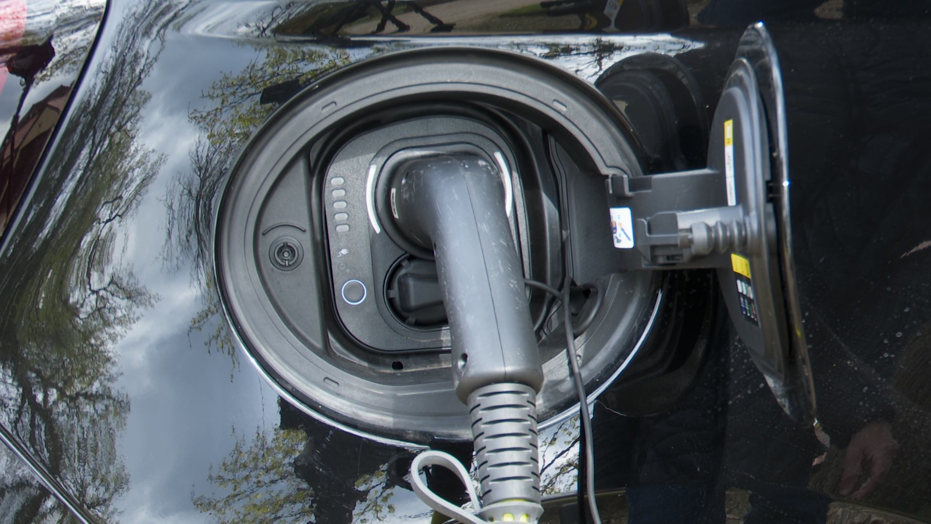 87kW Red 42kWh 2dr Auto