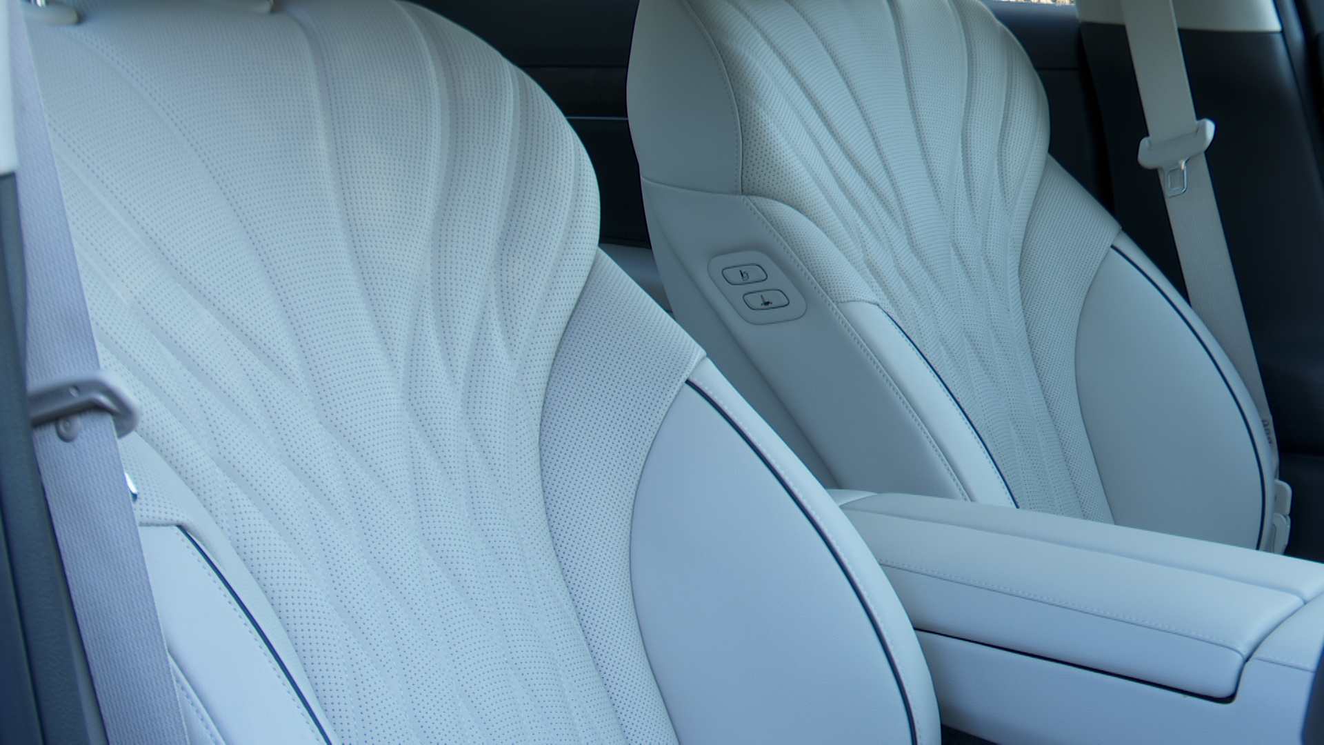 272kW Luxury 87.2kWh 4dr Auto AWD [Innovation]